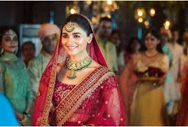 Gangubai Kathiawadi Film Frist Look To Alia Bhatt